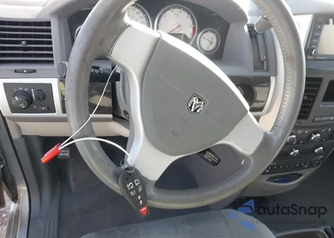 2010 Dodge Grand Caravan Sxt from USA, damaged, VIN 2D4RN5D17AR177776